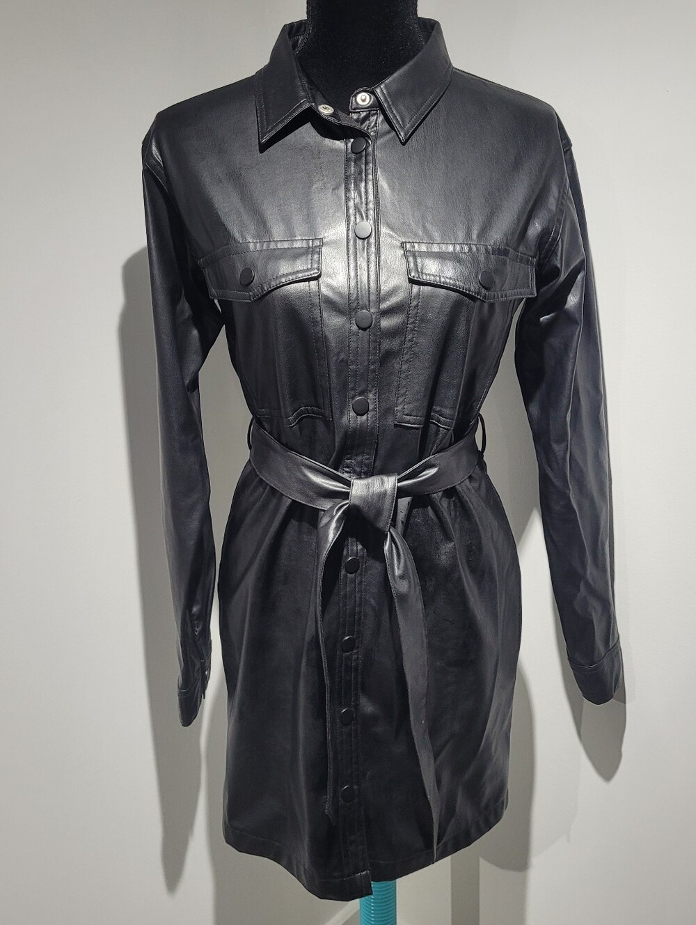 Forever 21 Women's Black Faux Leather Belted Shirt Jacket Small